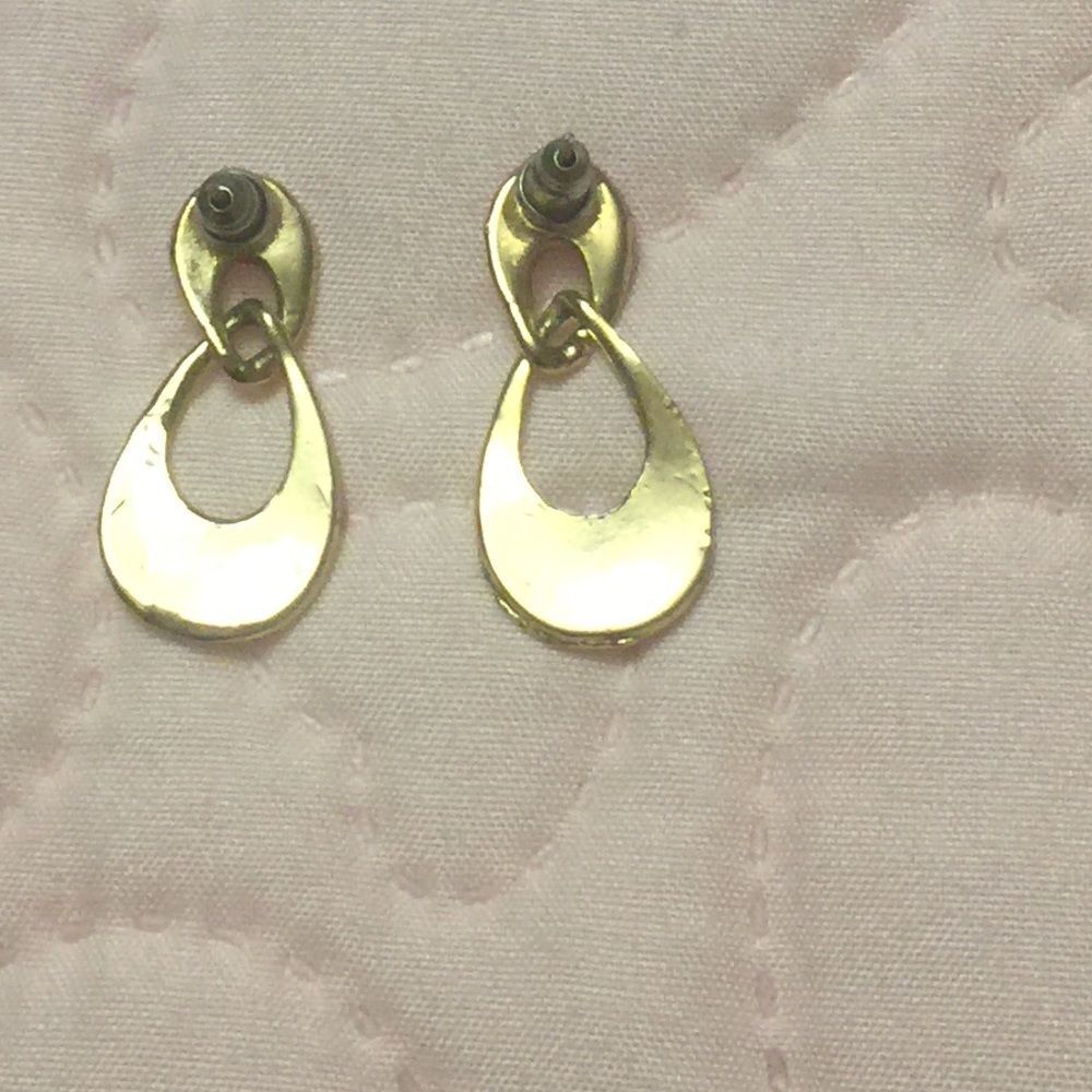 Cache red earrings - Picture 2 of 4